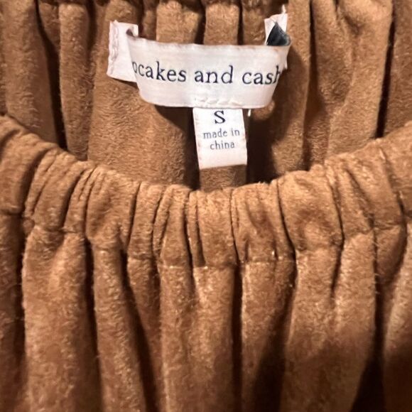 CUPCAKES & CASHMERE JENNINGS FLOUNCE OFF SHOULDER FAUX SUEDE TOP SMALL - Picture 3 of 11